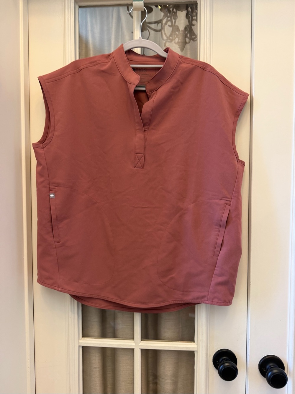 SMALL Rose Pink Mauve Figs Scrub Rafaela Top EUC
